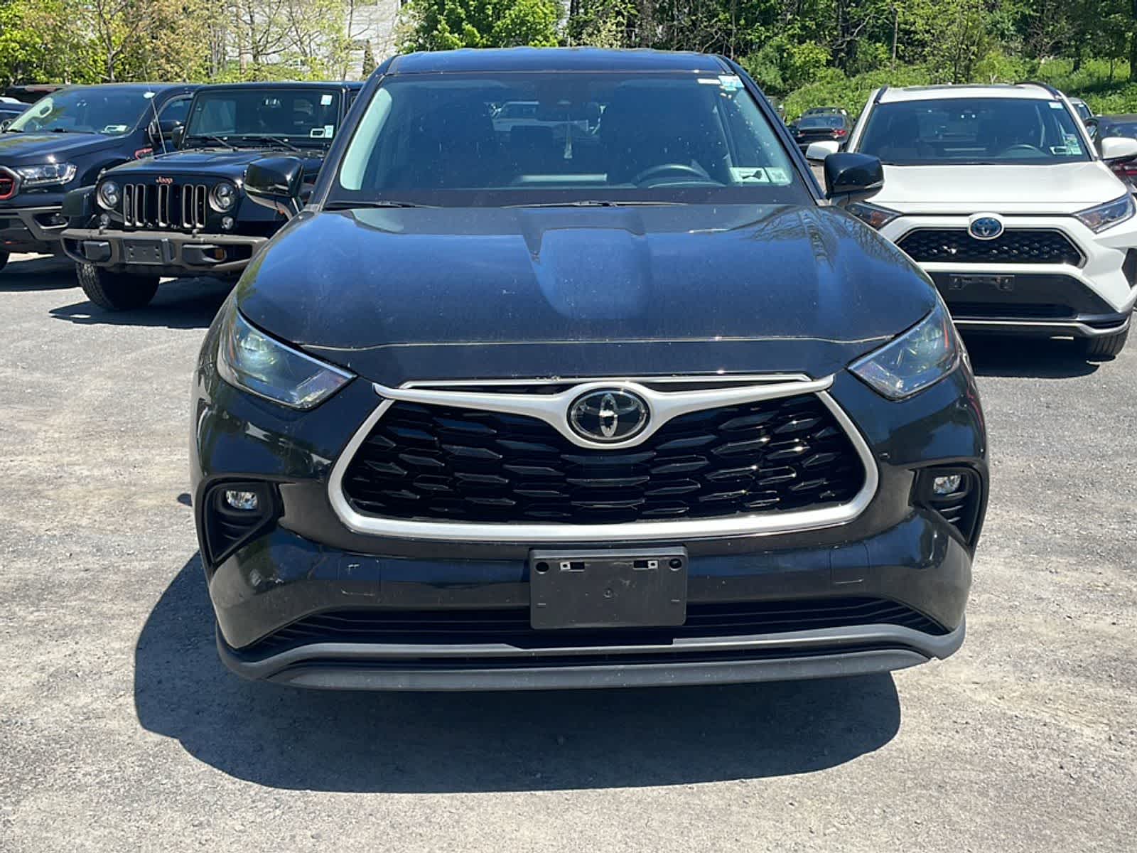 Thumbnail: 2023 Toyota Highlander - 12