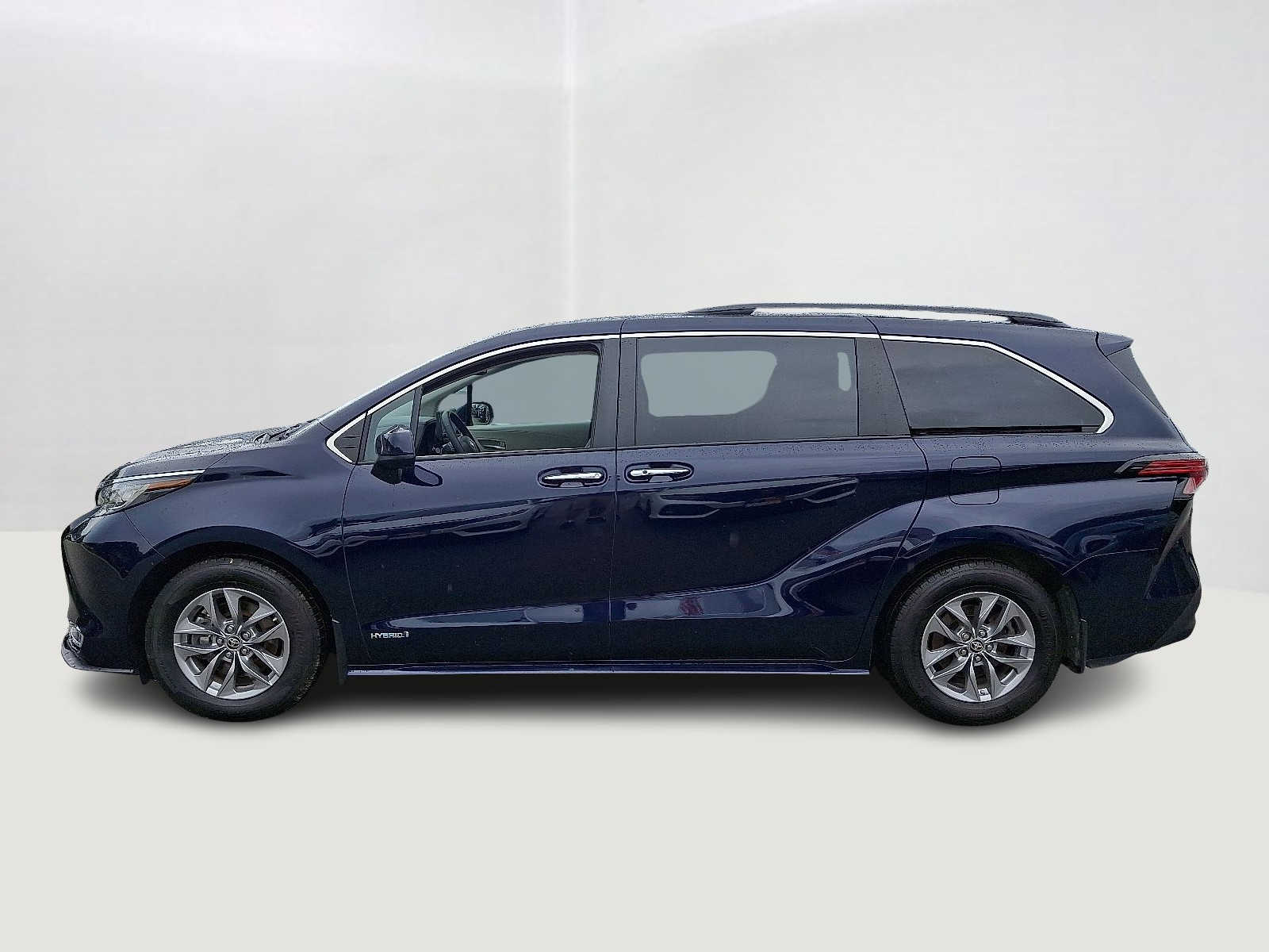 2021 Toyota Sienna XLE 10