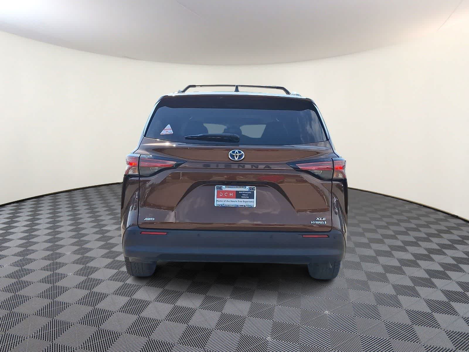 Thumbnail: 2021 Toyota Sienna - 7