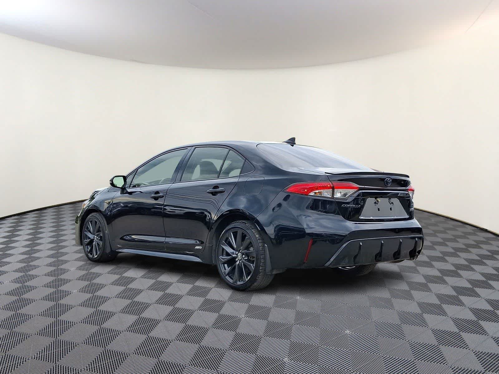 Thumbnail: 2024 Toyota Corolla - 9