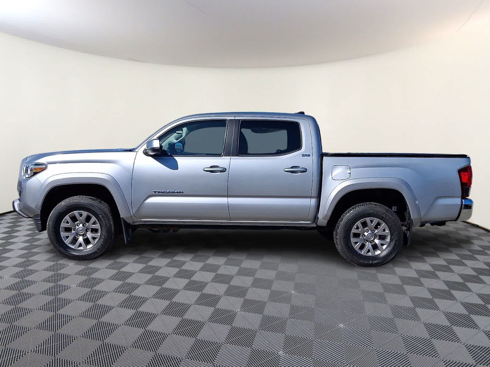 Thumbnail: 2018 Toyota Tacoma - 9