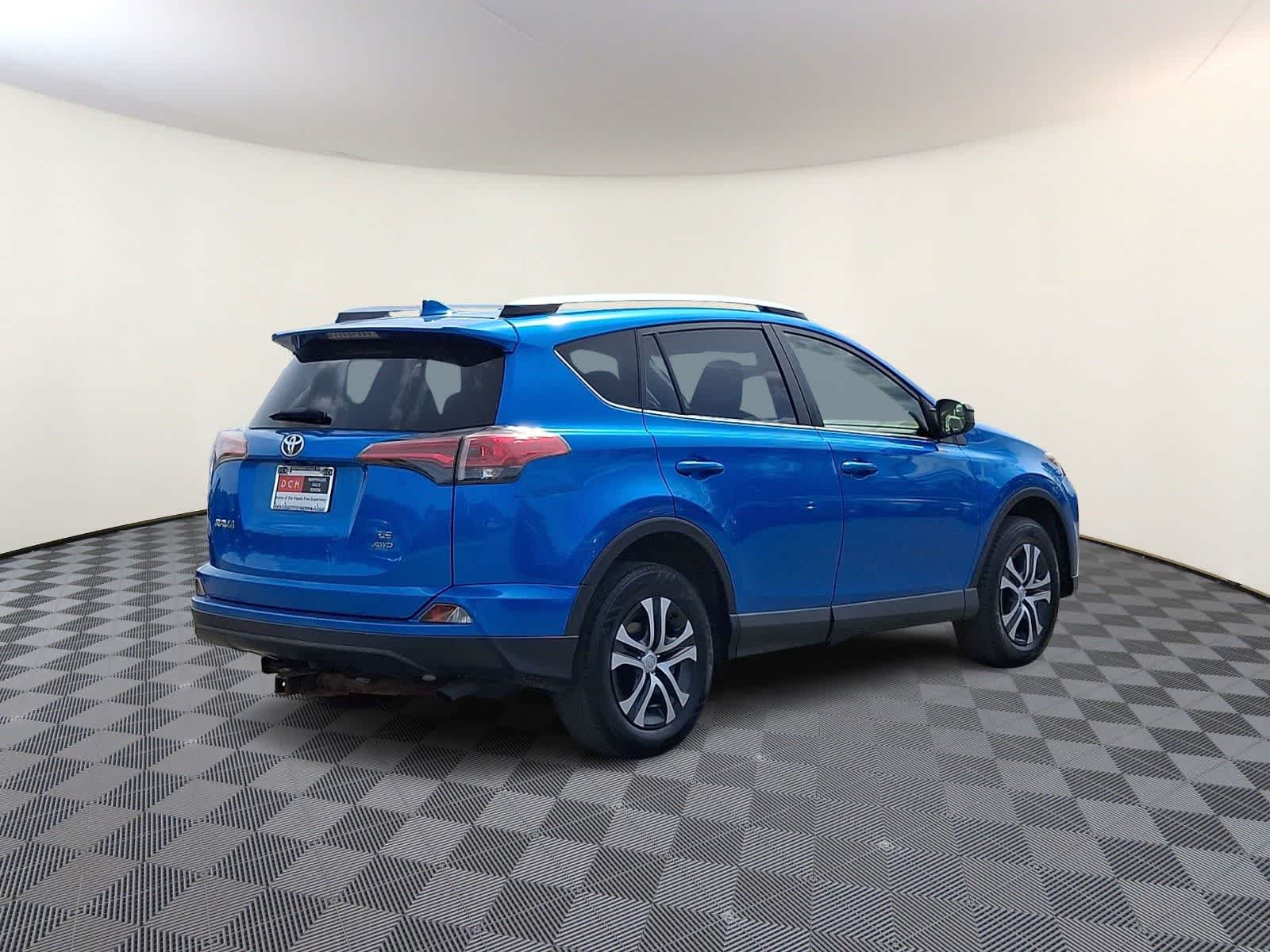 Thumbnail: 2016 Toyota RAV4 - 6