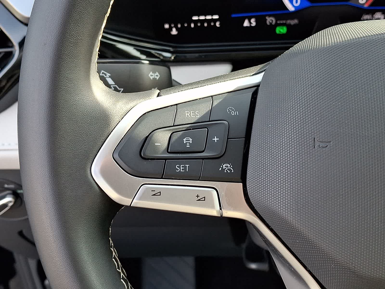 Thumbnail: 2025 Volkswagen Taos - 20