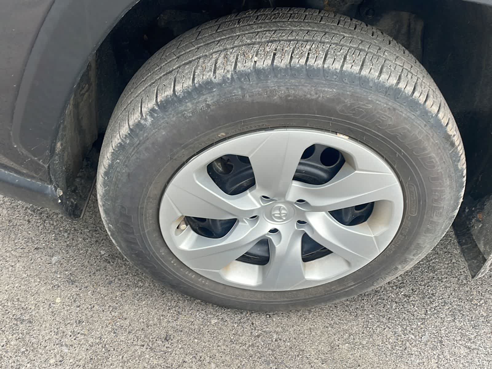 Thumbnail: 2023 Toyota RAV4 - 23