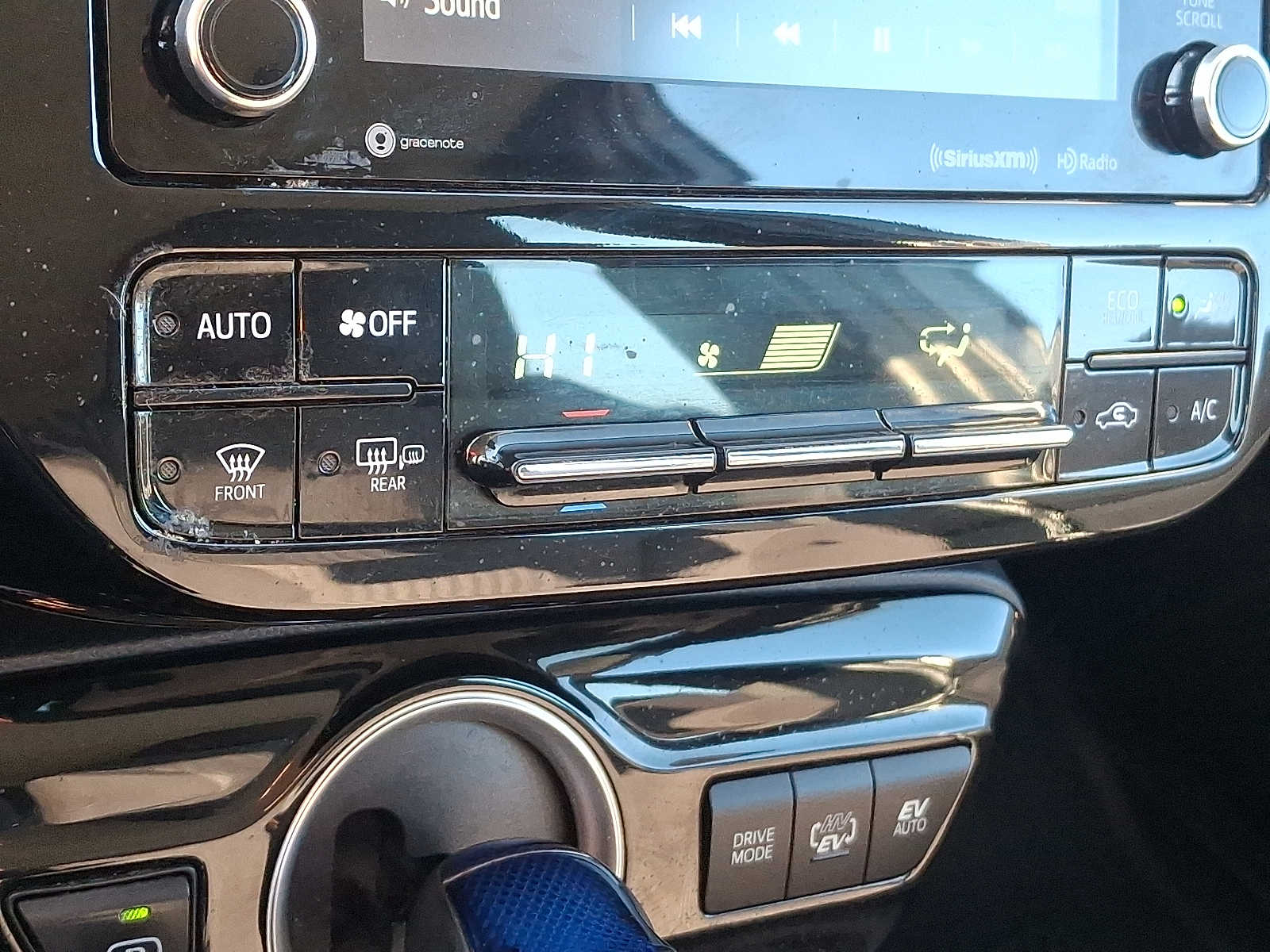 Thumbnail: 2020 Toyota Prius Prime - 17