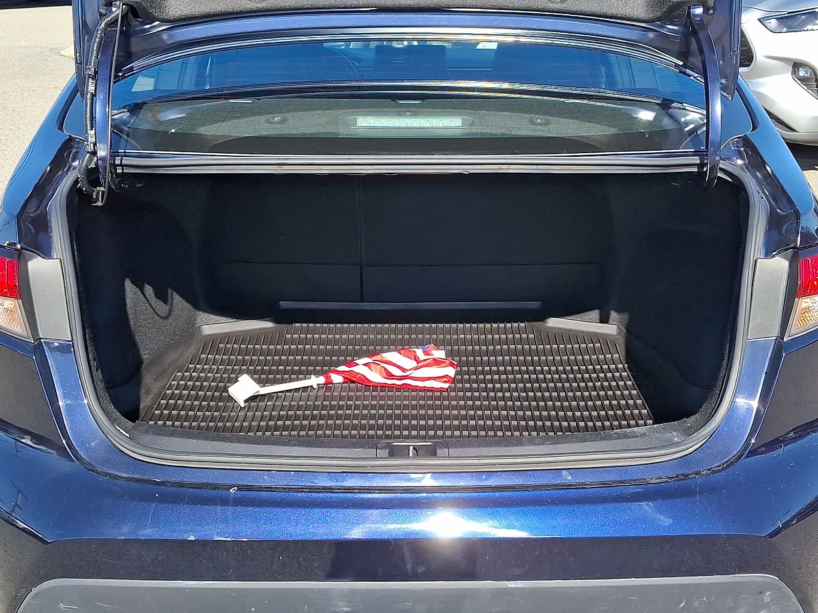 Thumbnail: 2023 Toyota Corolla - 32