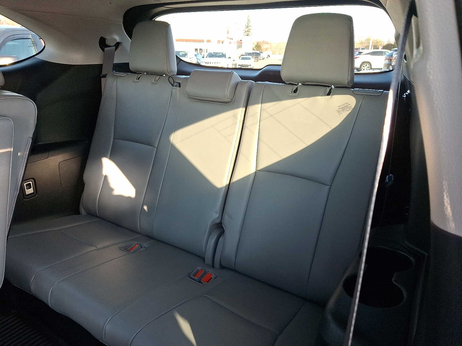 Thumbnail: 2023 Toyota Highlander - 12