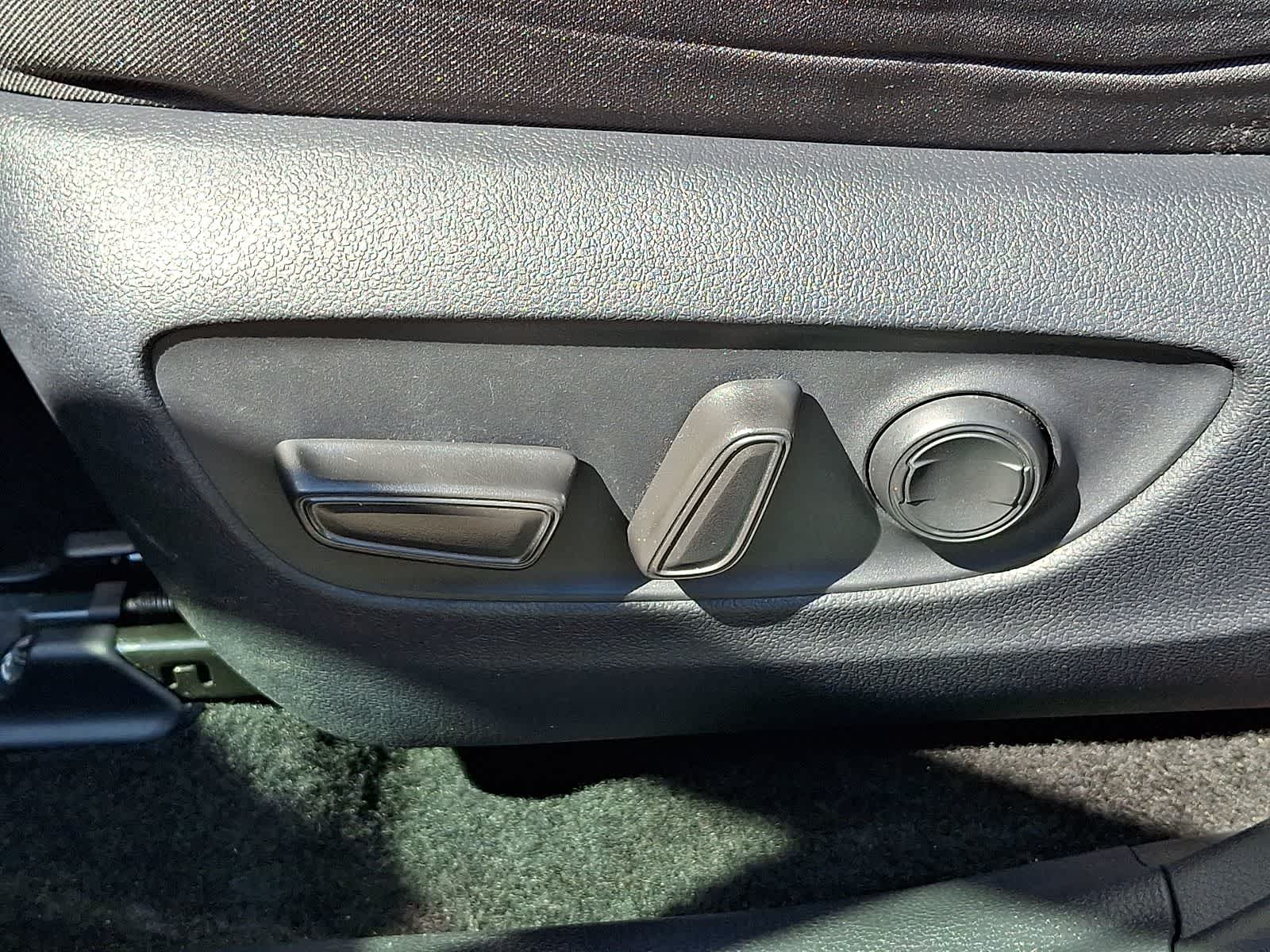 Thumbnail: 2024 Toyota RAV4 - 17