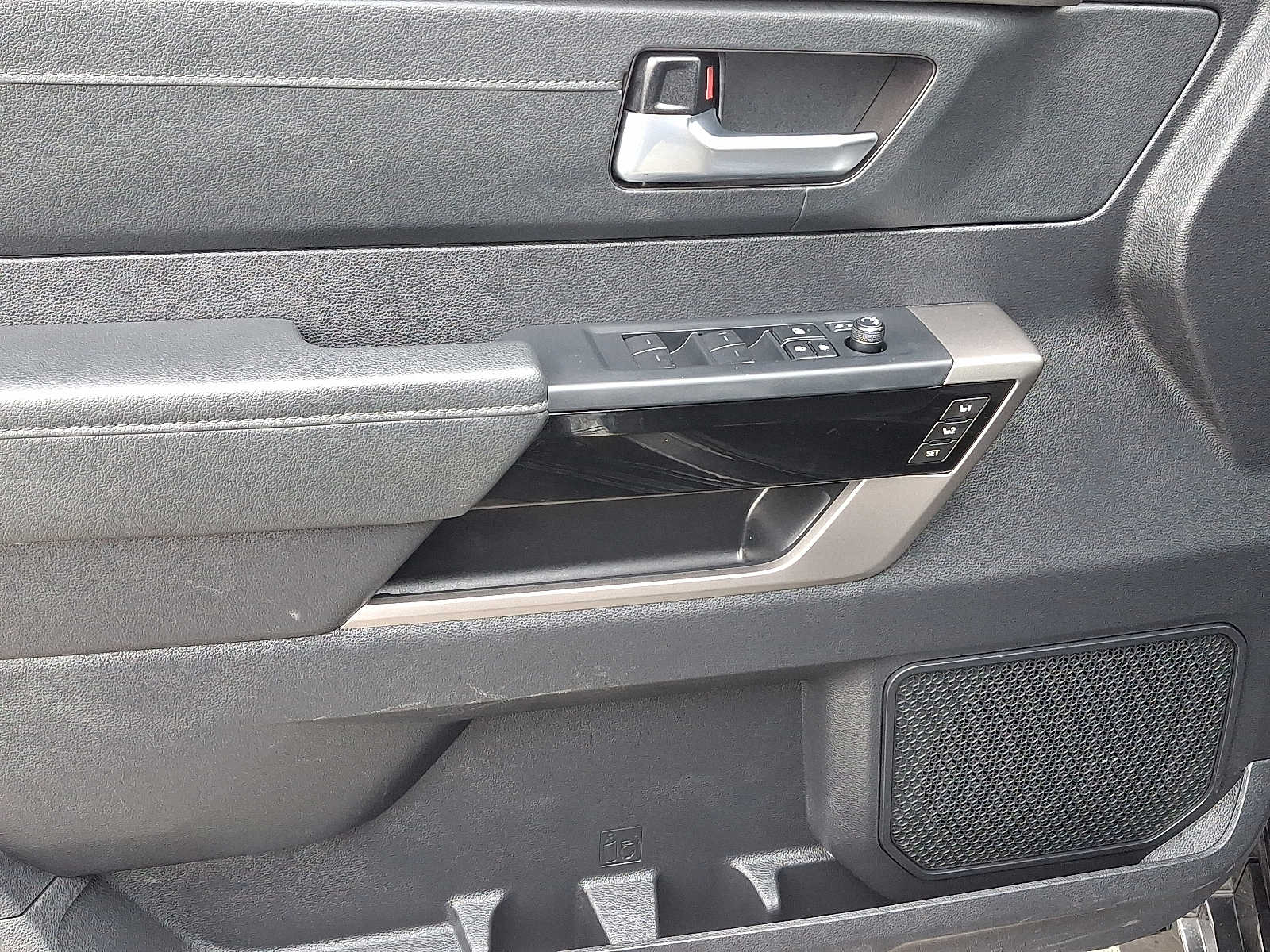 Thumbnail: 2023 Toyota Sequoia - 17