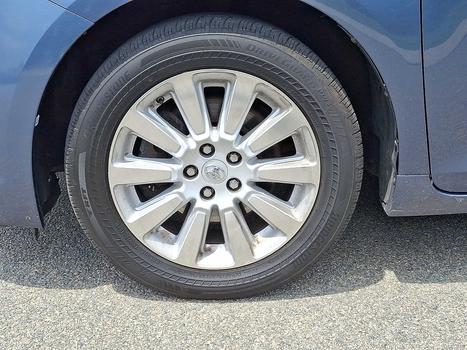 Thumbnail: 2016 Toyota Sienna - 10