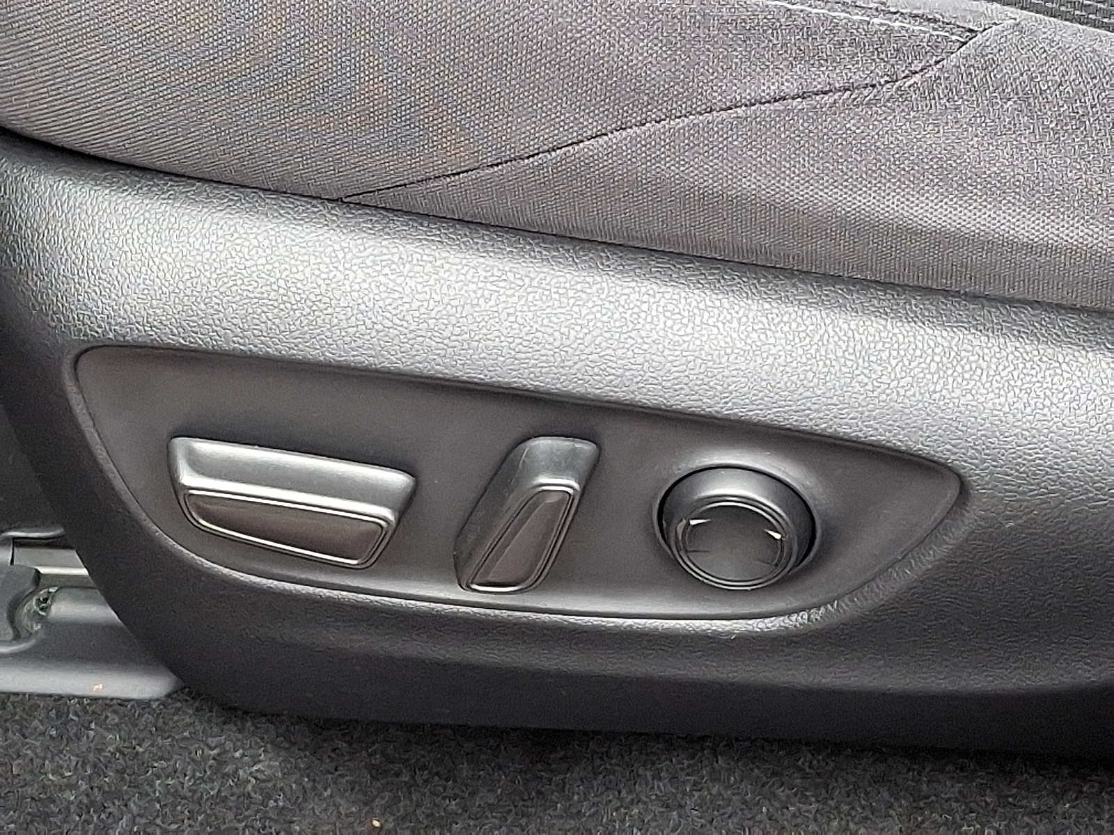 Thumbnail: 2023 Toyota Venza - 28