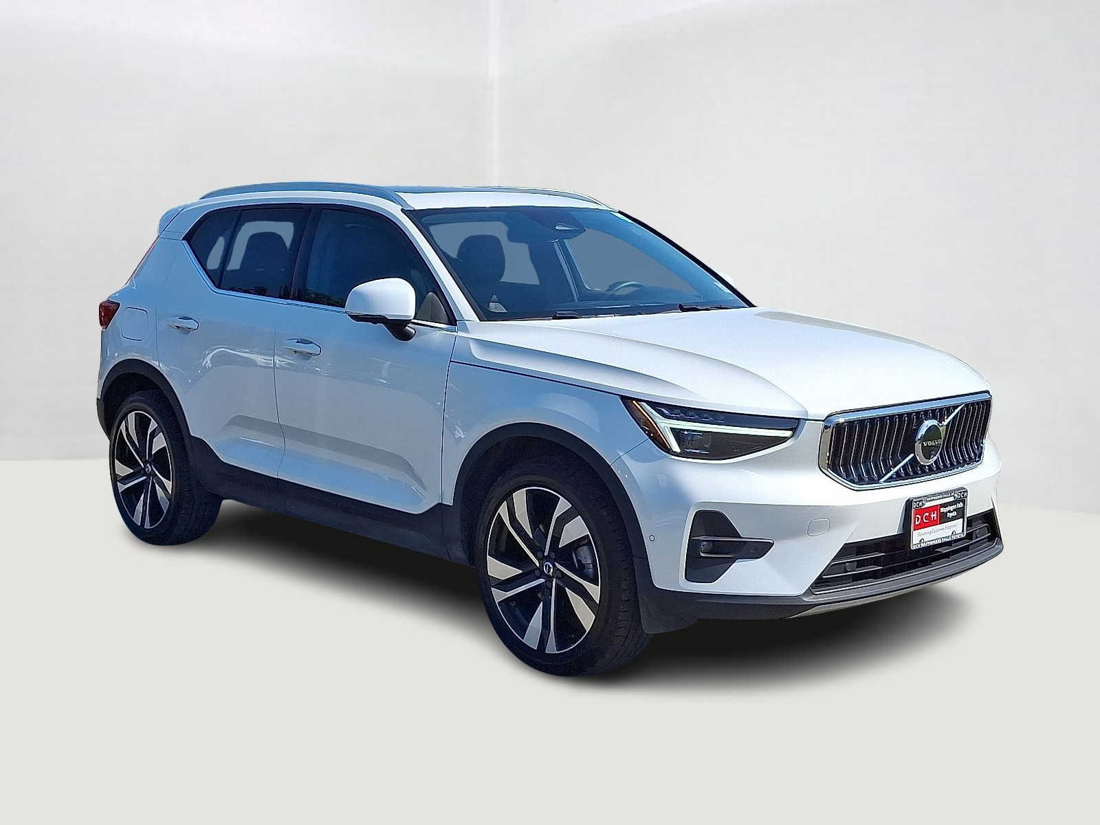 Thumbnail: 2024 Volvo XC40 - 4