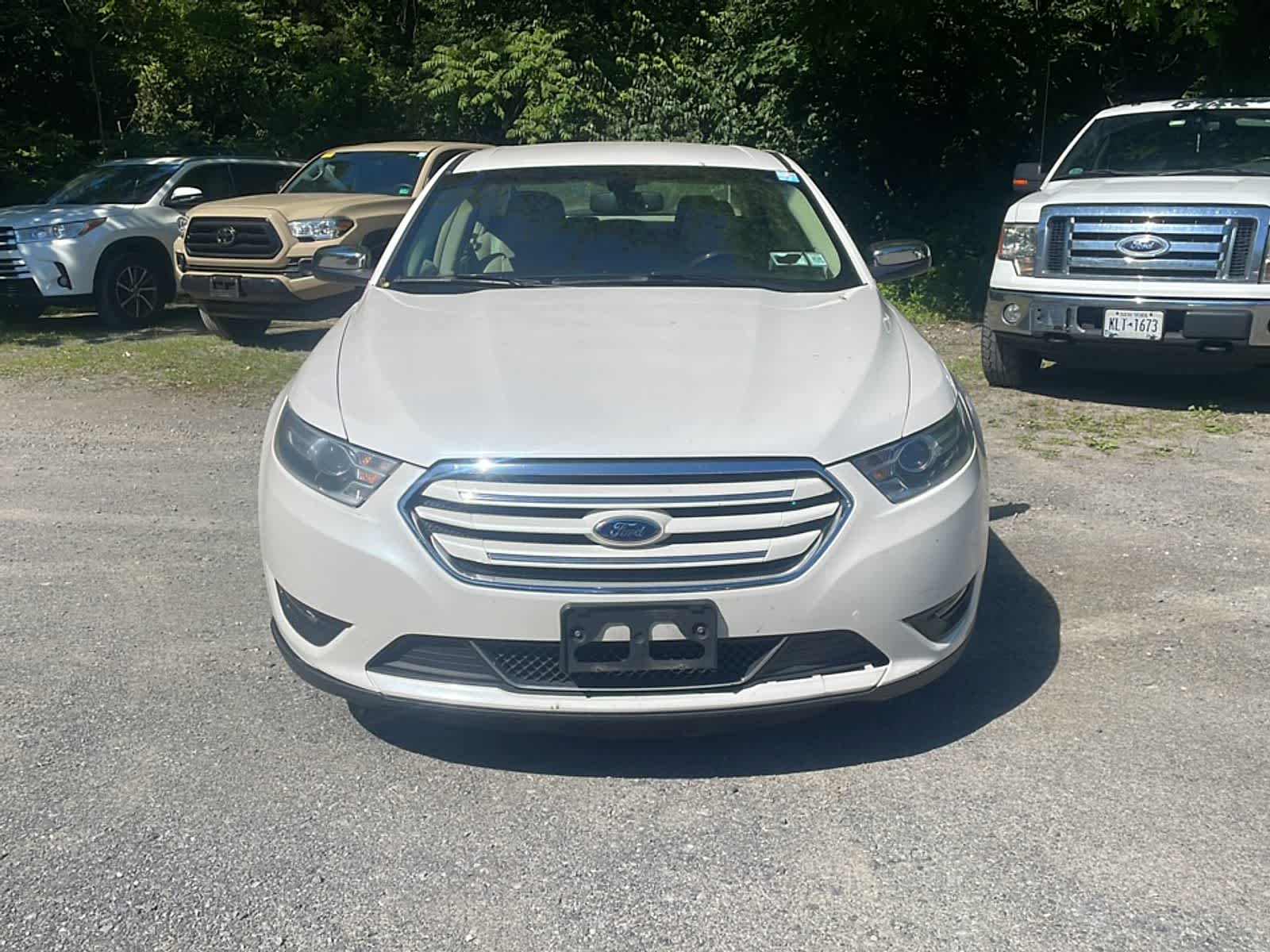 Thumbnail: 2014 Ford Taurus - 10