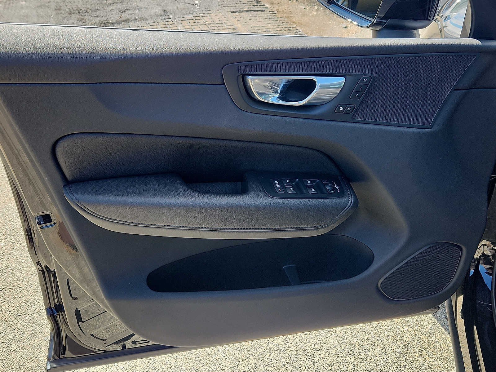 Thumbnail: 2022 Volvo XC60 - 13