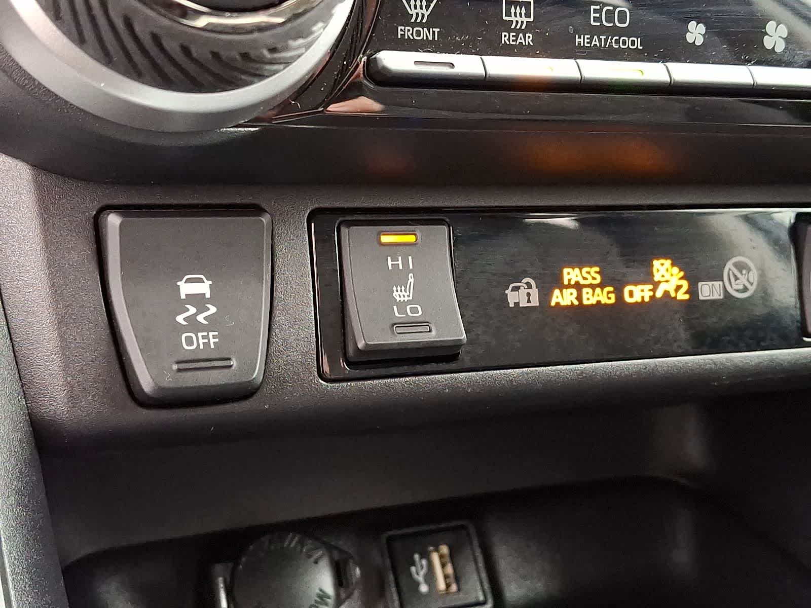 Thumbnail: 2025 Toyota RAV4 - 28