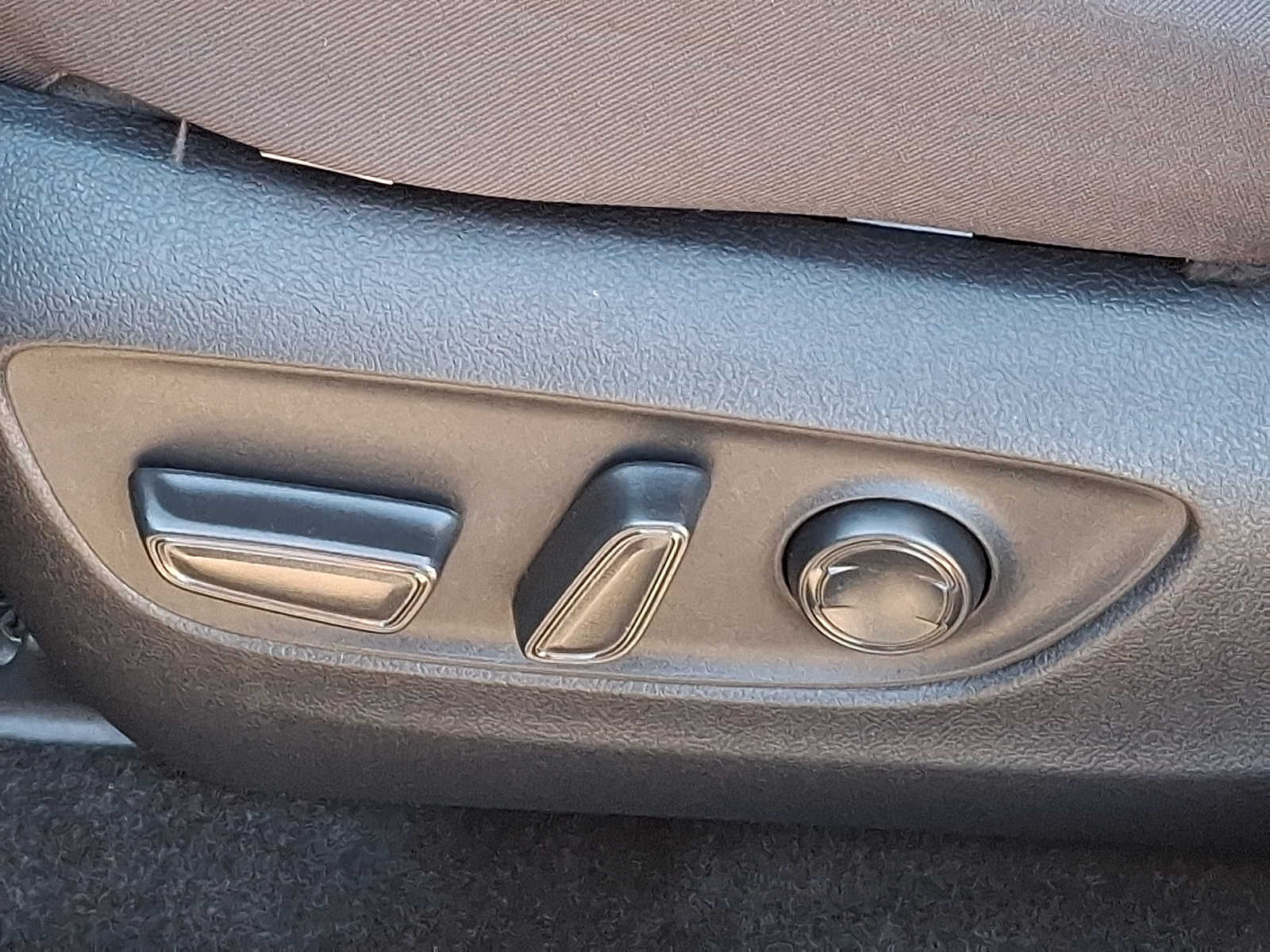 Thumbnail: 2025 Toyota RAV4 - 28