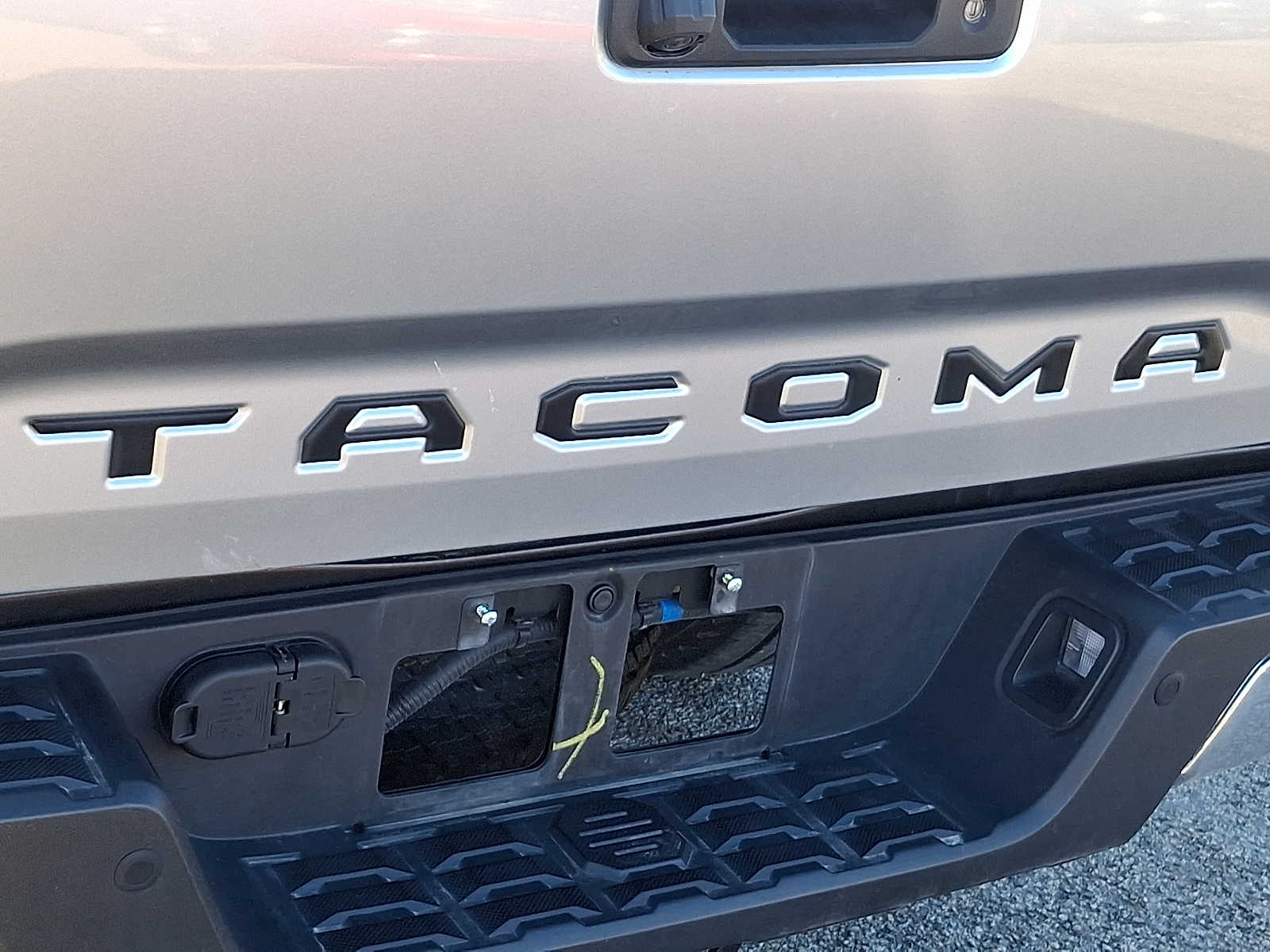 Thumbnail: 2023 Toyota Tacoma - 32