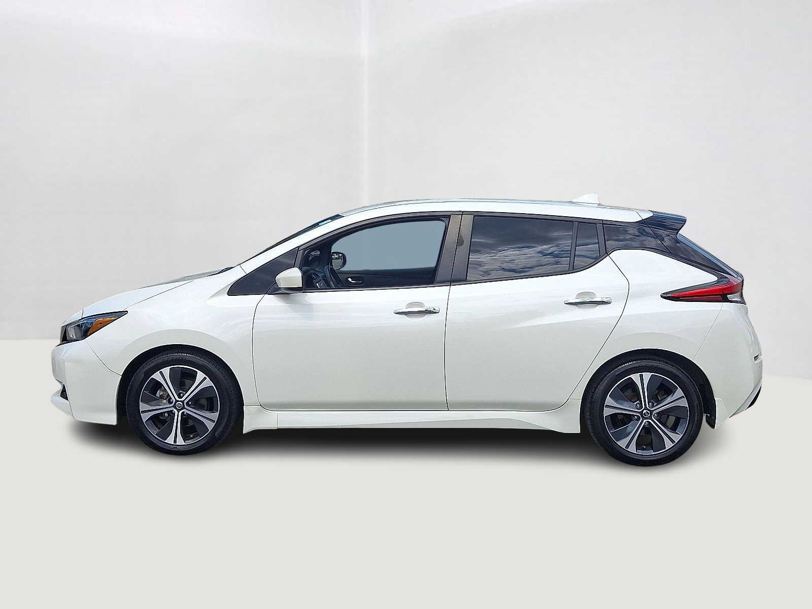 Thumbnail: 2022 Nissan Leaf - 8