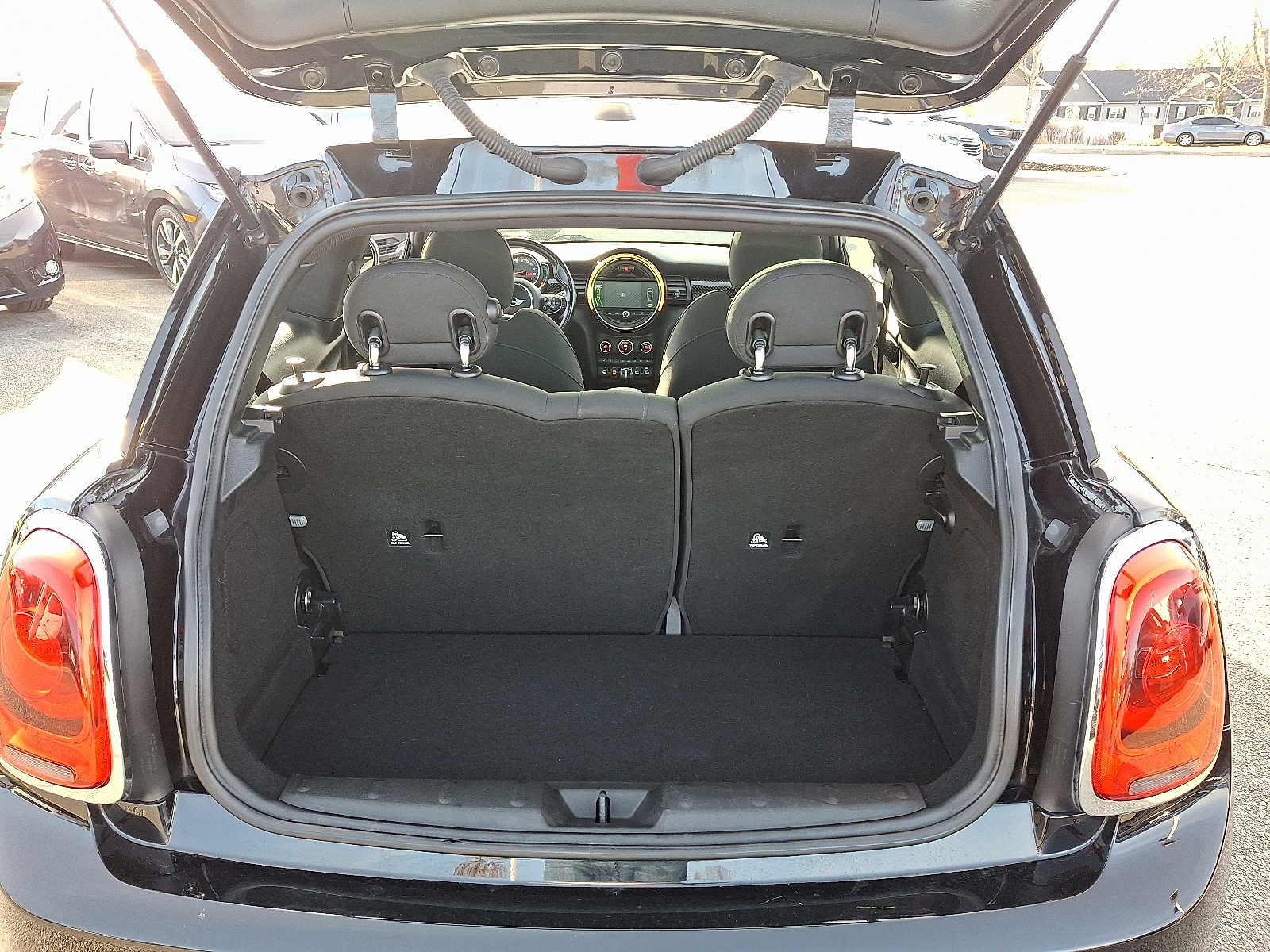 Thumbnail: 2018 MINI Cooper Hardtop - 27