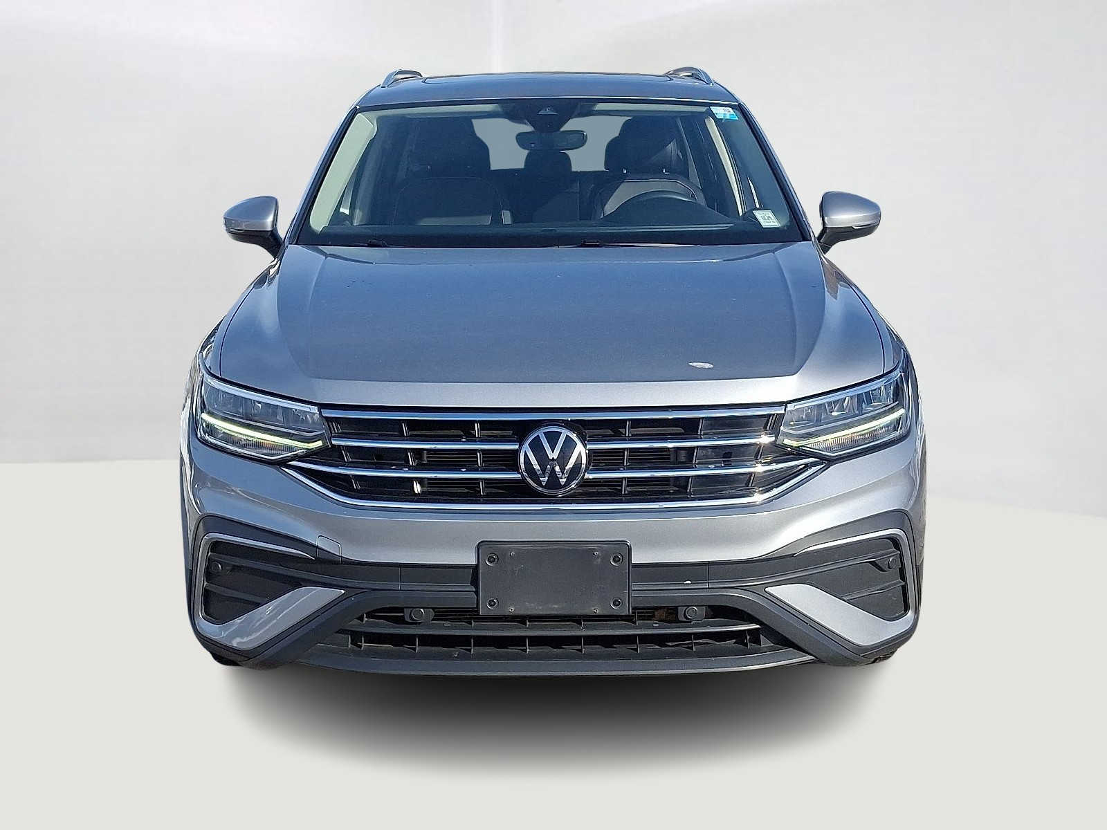 Thumbnail: 2022 Volkswagen Tiguan - 3