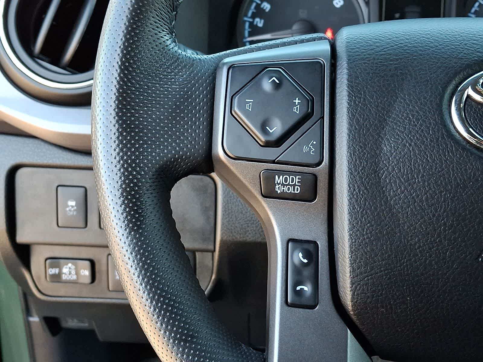 Thumbnail: 2021 Toyota Tacoma - 25