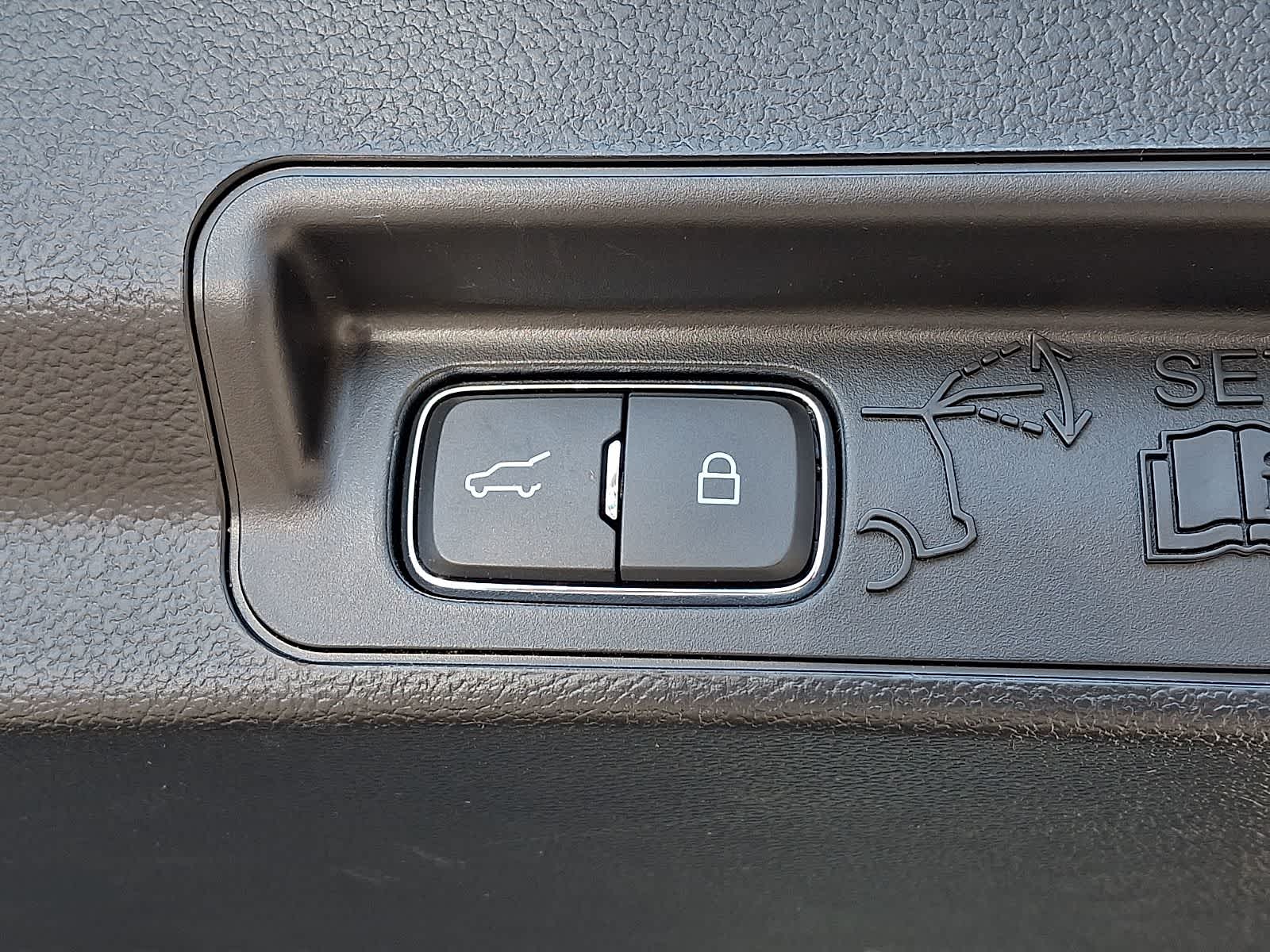 Thumbnail: 2023 Ford Explorer - 32