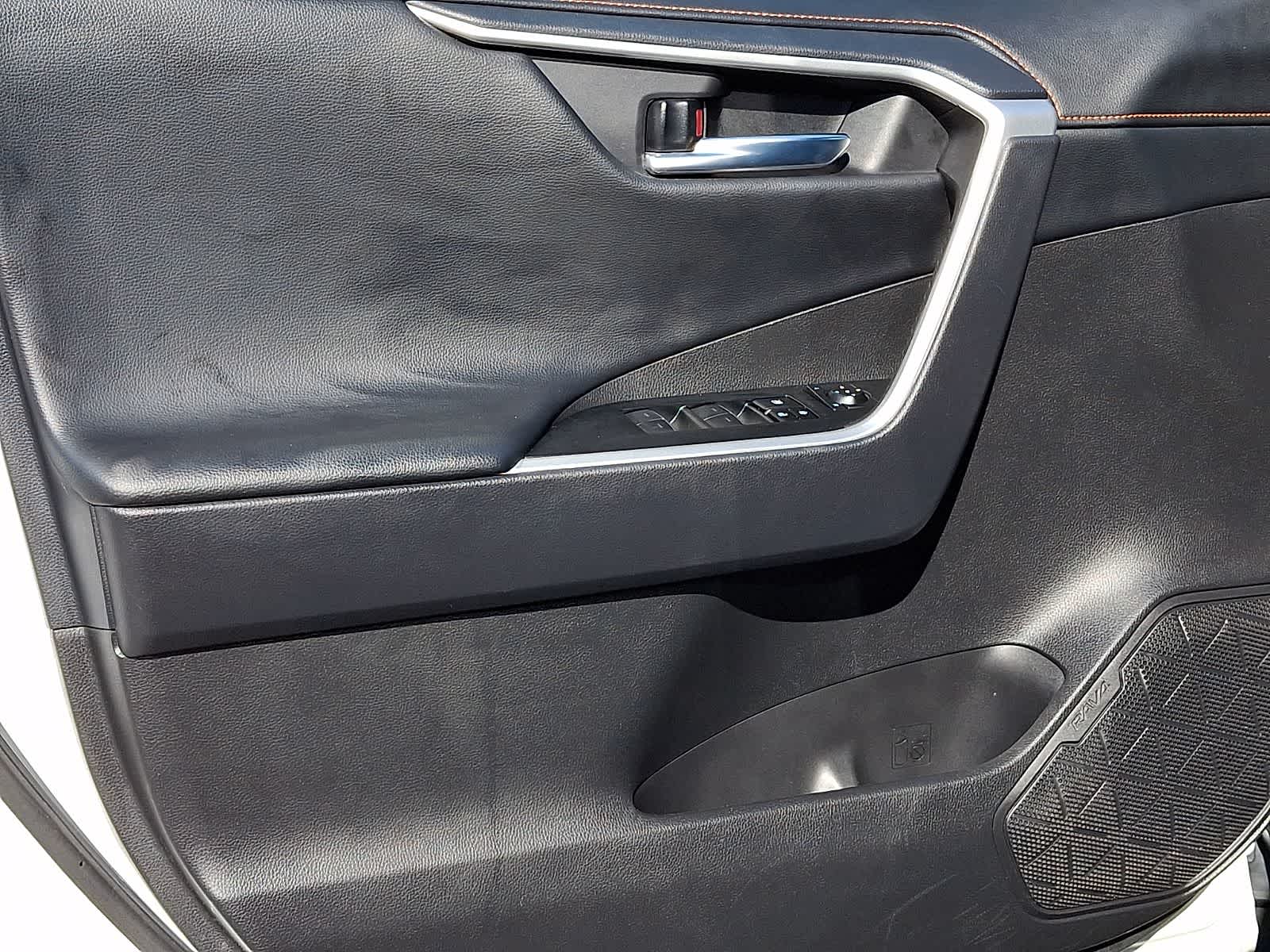 Thumbnail: 2024 Toyota RAV4 - 16