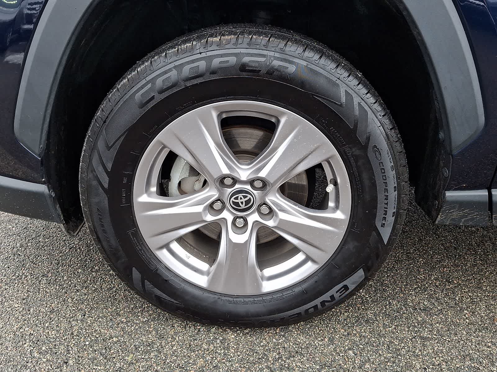 Thumbnail: 2022 Toyota RAV4 - 11