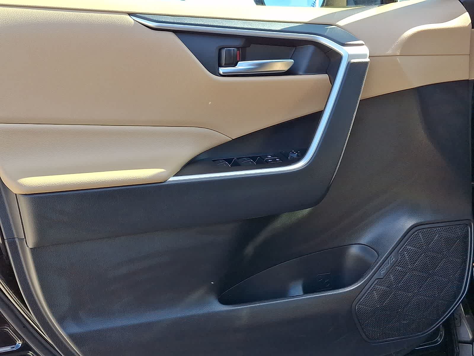 Thumbnail: 2025 Toyota RAV4 - 14