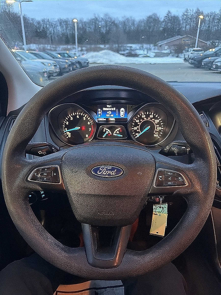 Thumbnail: 2018 Ford Focus - 16