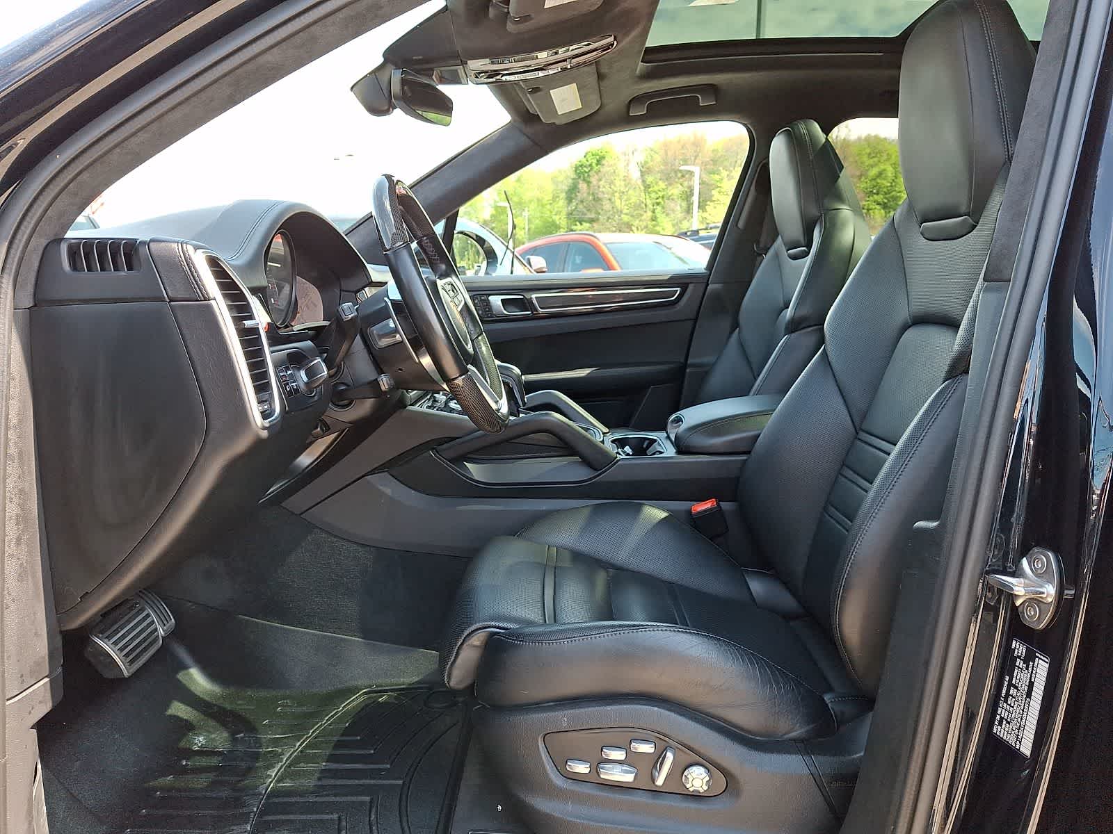 Thumbnail: 2021 Porsche Cayenne - 15