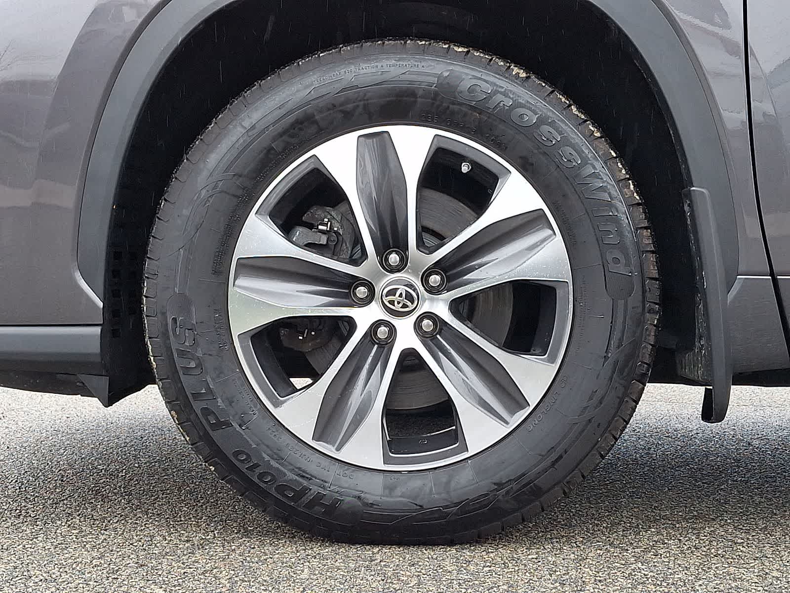 Thumbnail: 2022 Toyota Highlander - 10