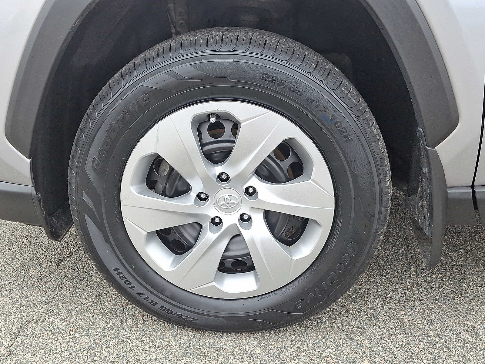 Thumbnail: 2023 Toyota RAV4 - 11