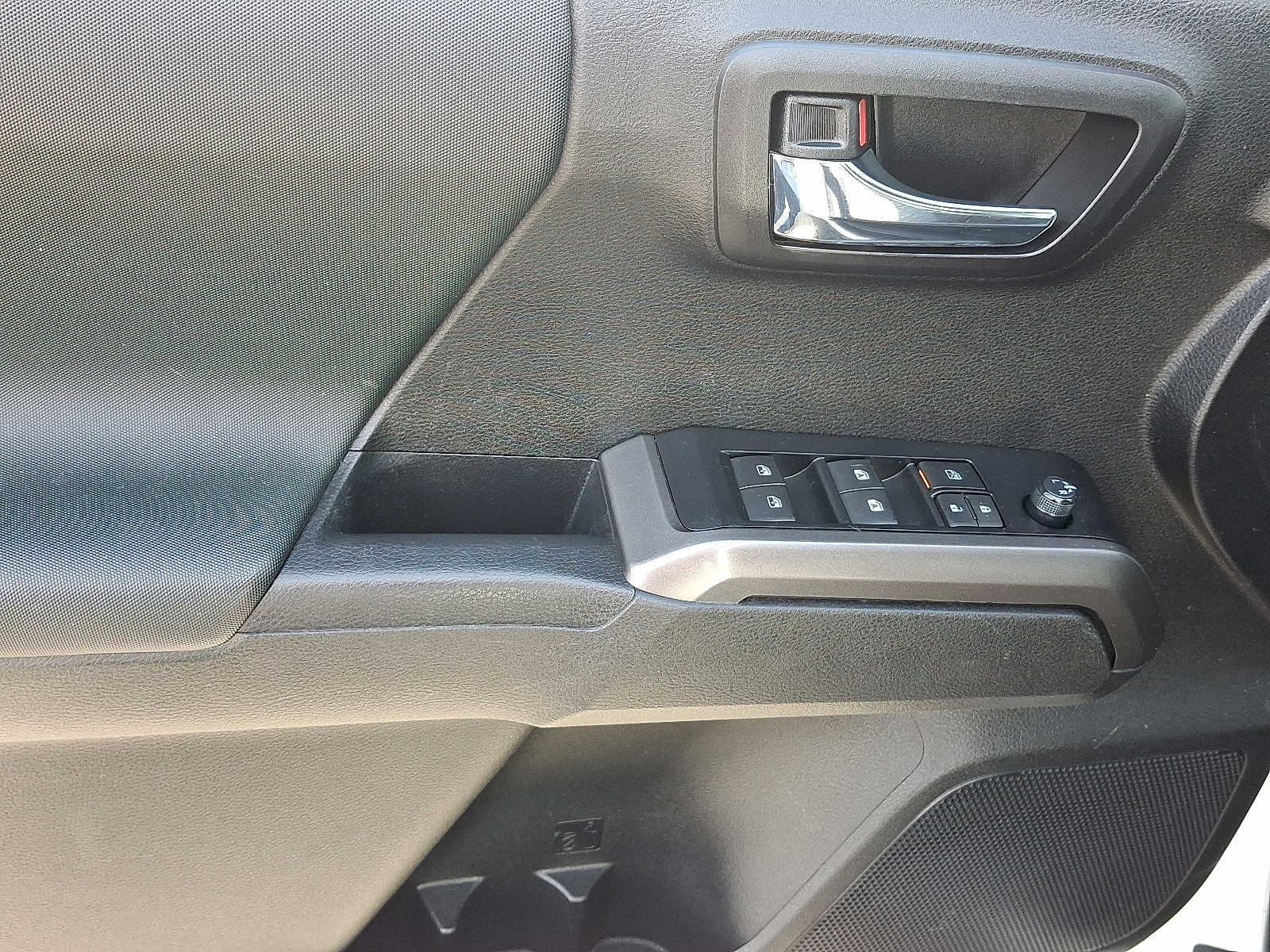 Thumbnail: 2022 Toyota Tacoma - 15