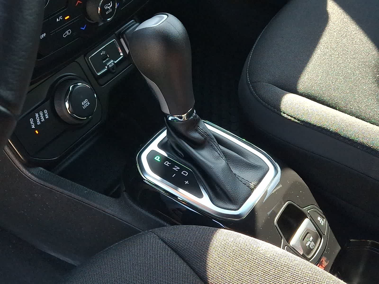 Thumbnail: 2022 Jeep Renegade - 16