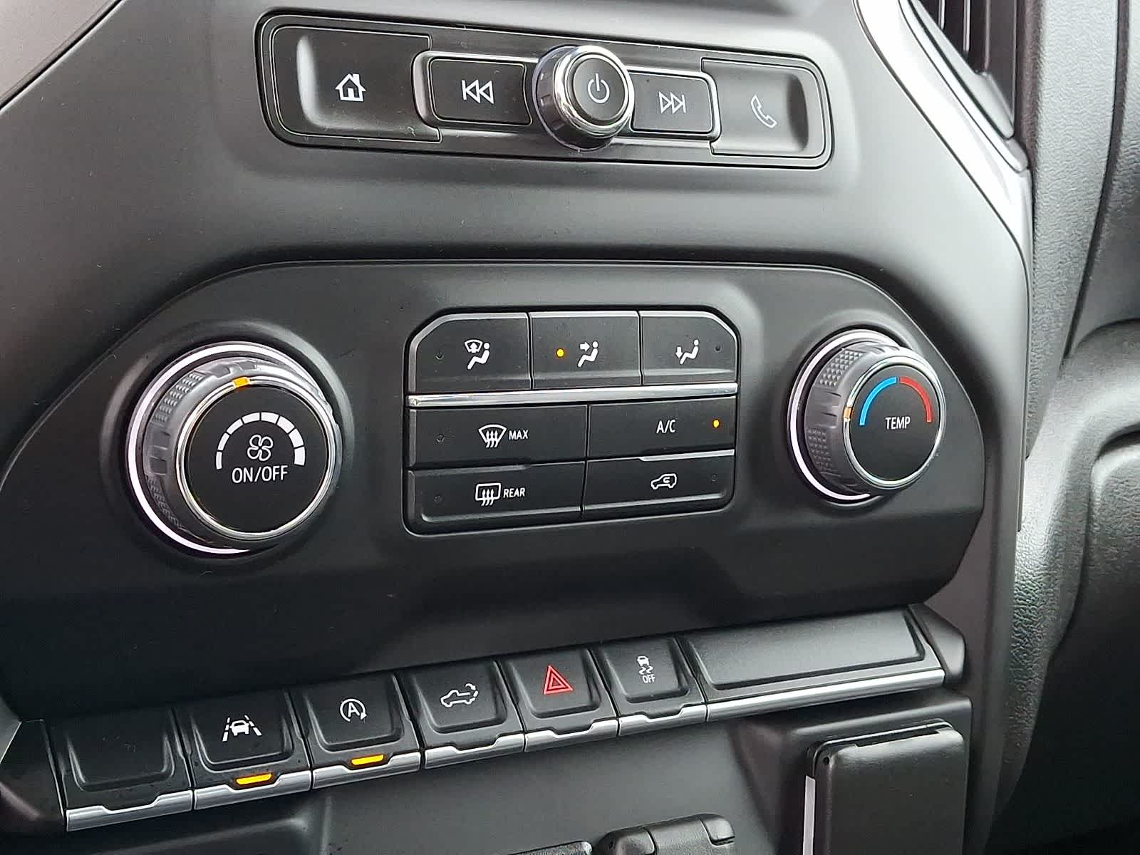 Thumbnail: 2023 Chevrolet Silverado 1500 - 17