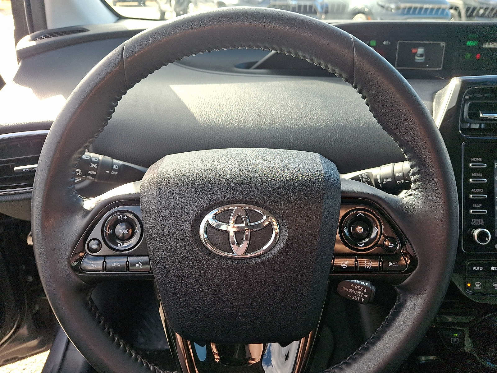 Thumbnail: 2022 Toyota Prius - 21