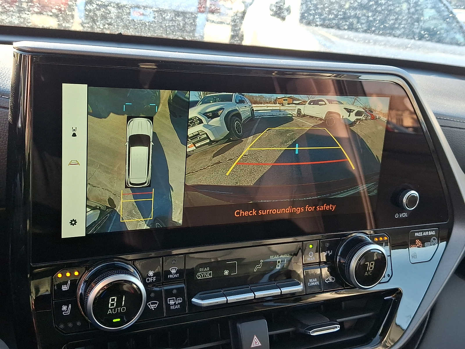 Thumbnail: 2026 Toyota Highlander - 17