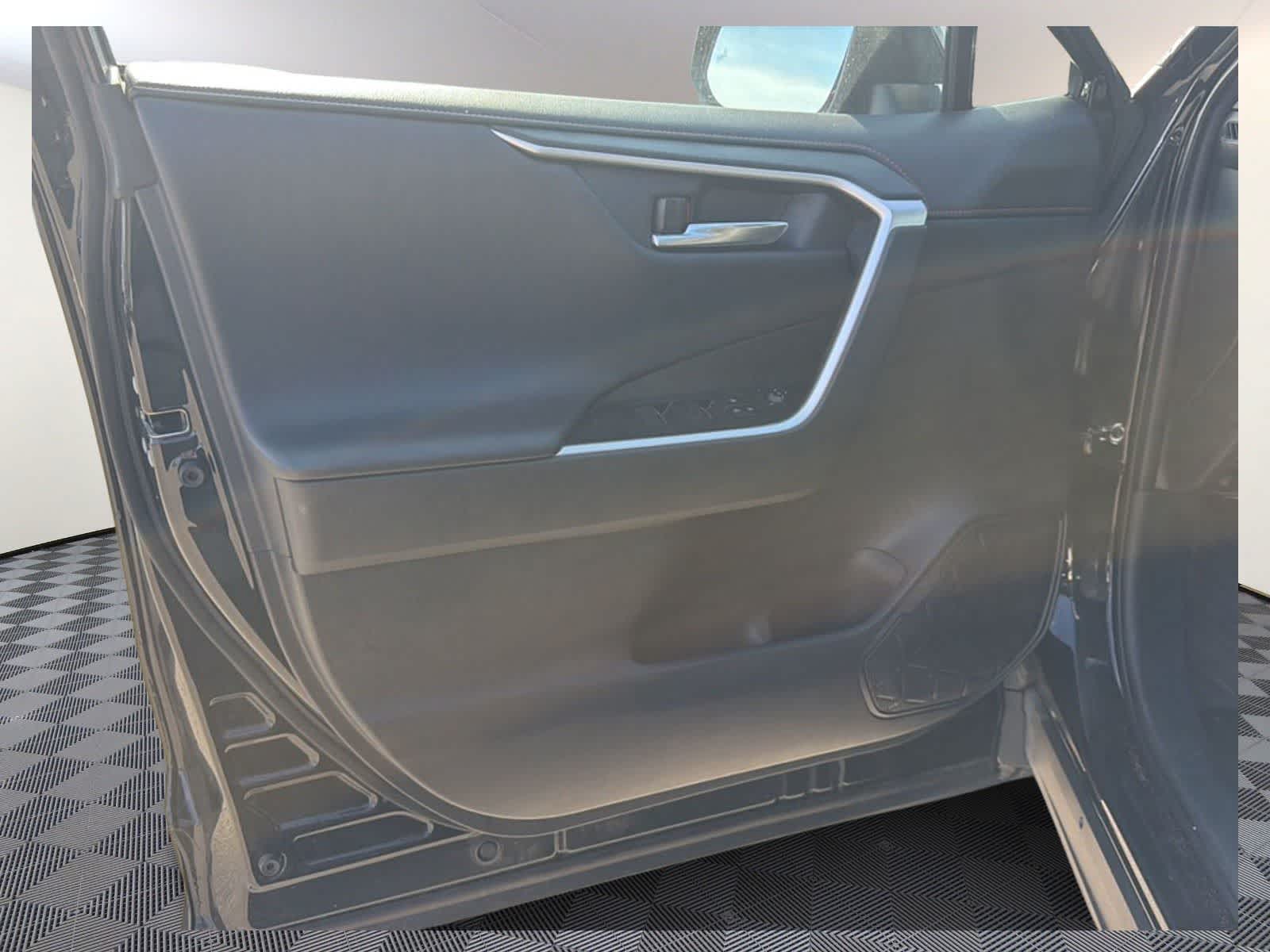 Thumbnail: 2024 Toyota RAV4 - 10