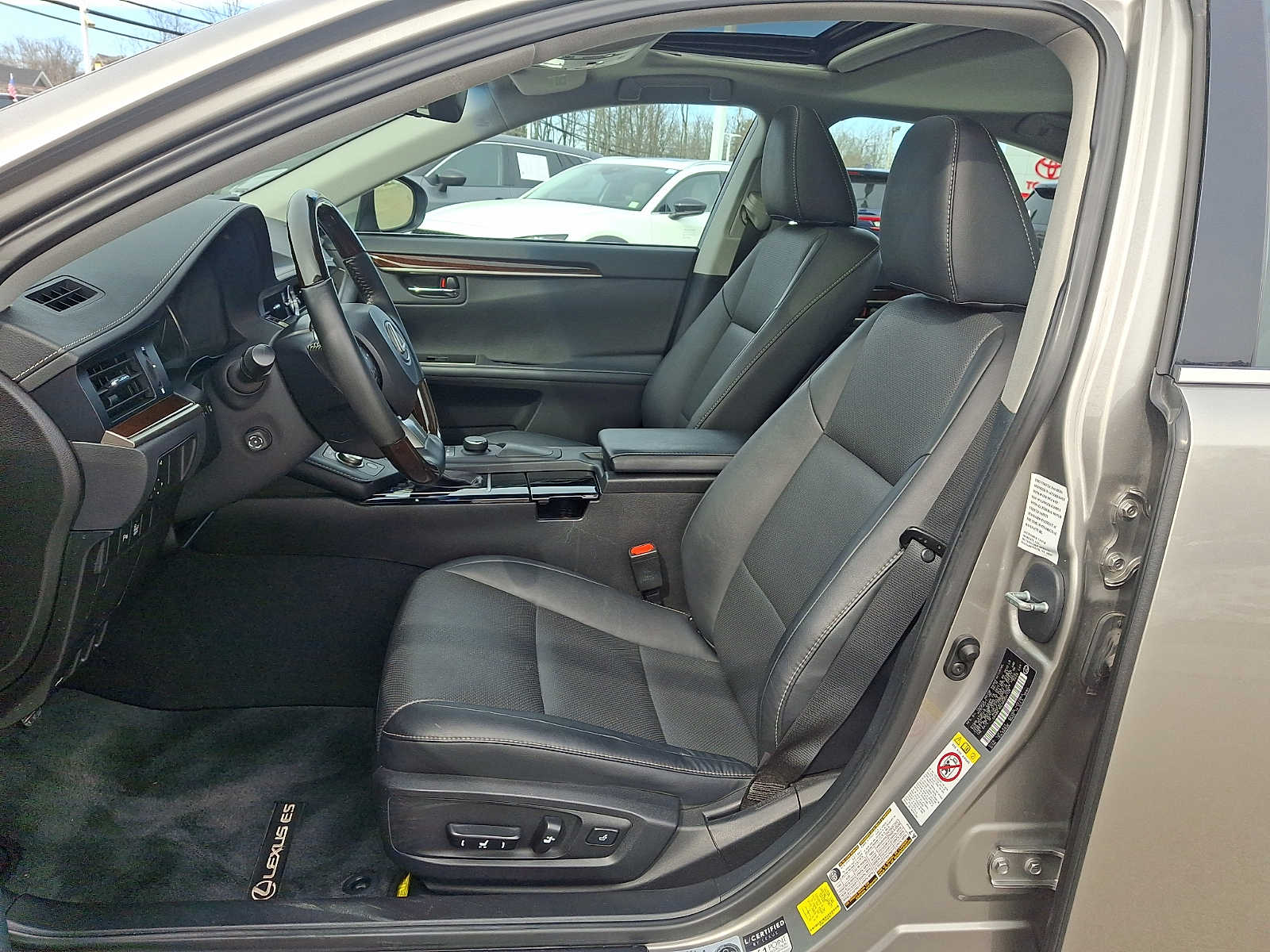 Thumbnail: 2016 Lexus ES - 14