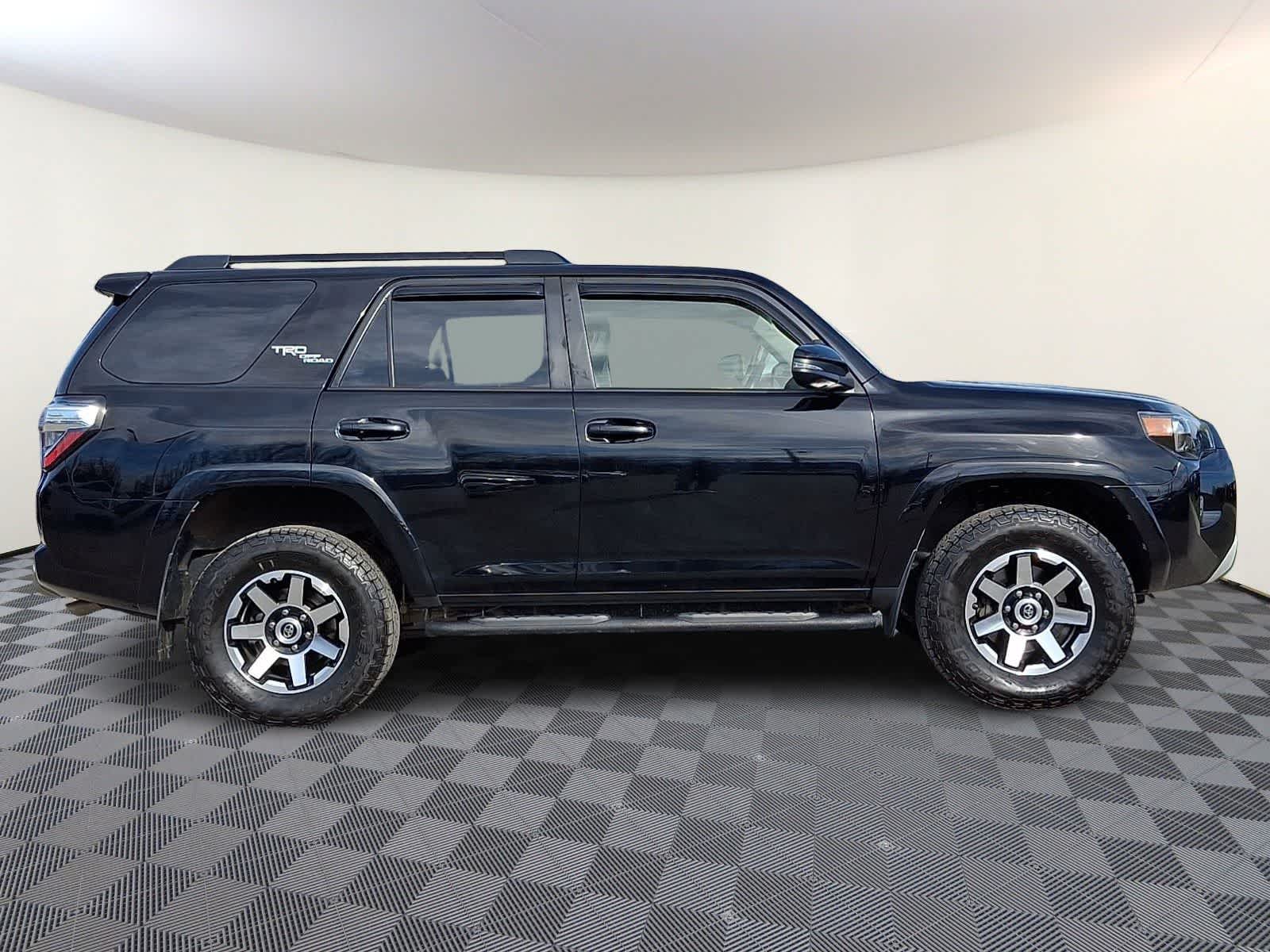 Thumbnail: 2019 Toyota 4Runner - 10