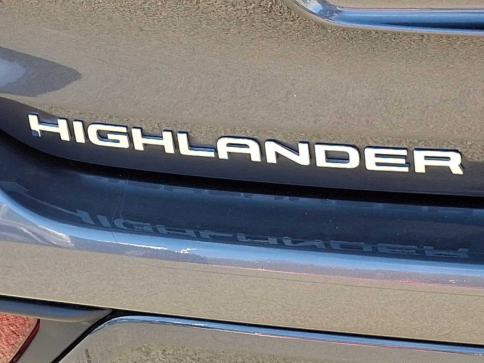 Thumbnail: 2023 Toyota Highlander - 30