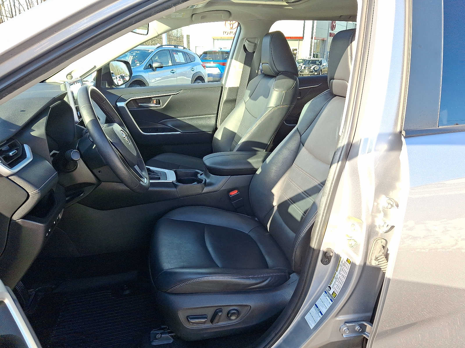 Thumbnail: 2021 Toyota RAV4 - 16