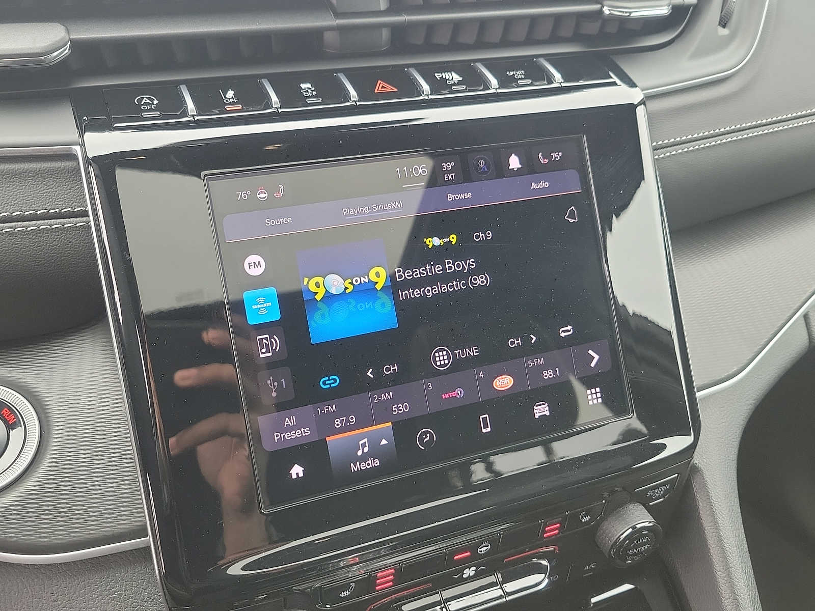 Thumbnail: 2025 Jeep Grand Cherokee - 18