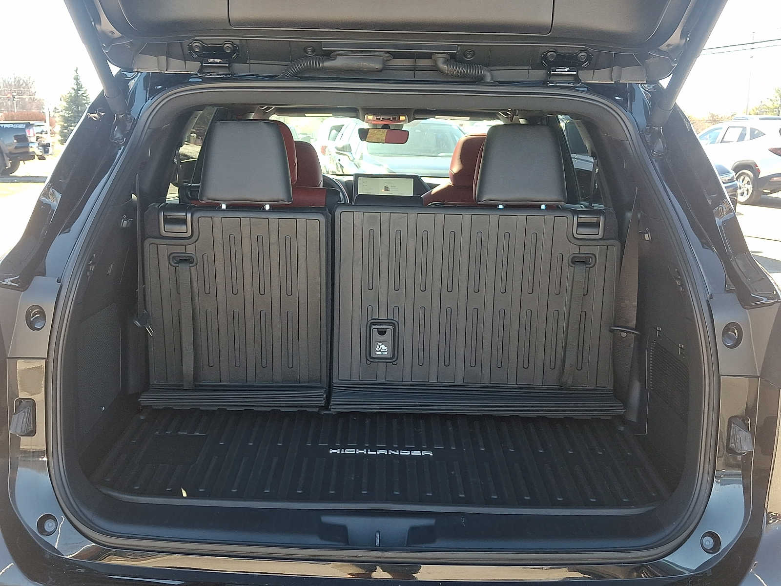 Thumbnail: 2024 Toyota Highlander - 33