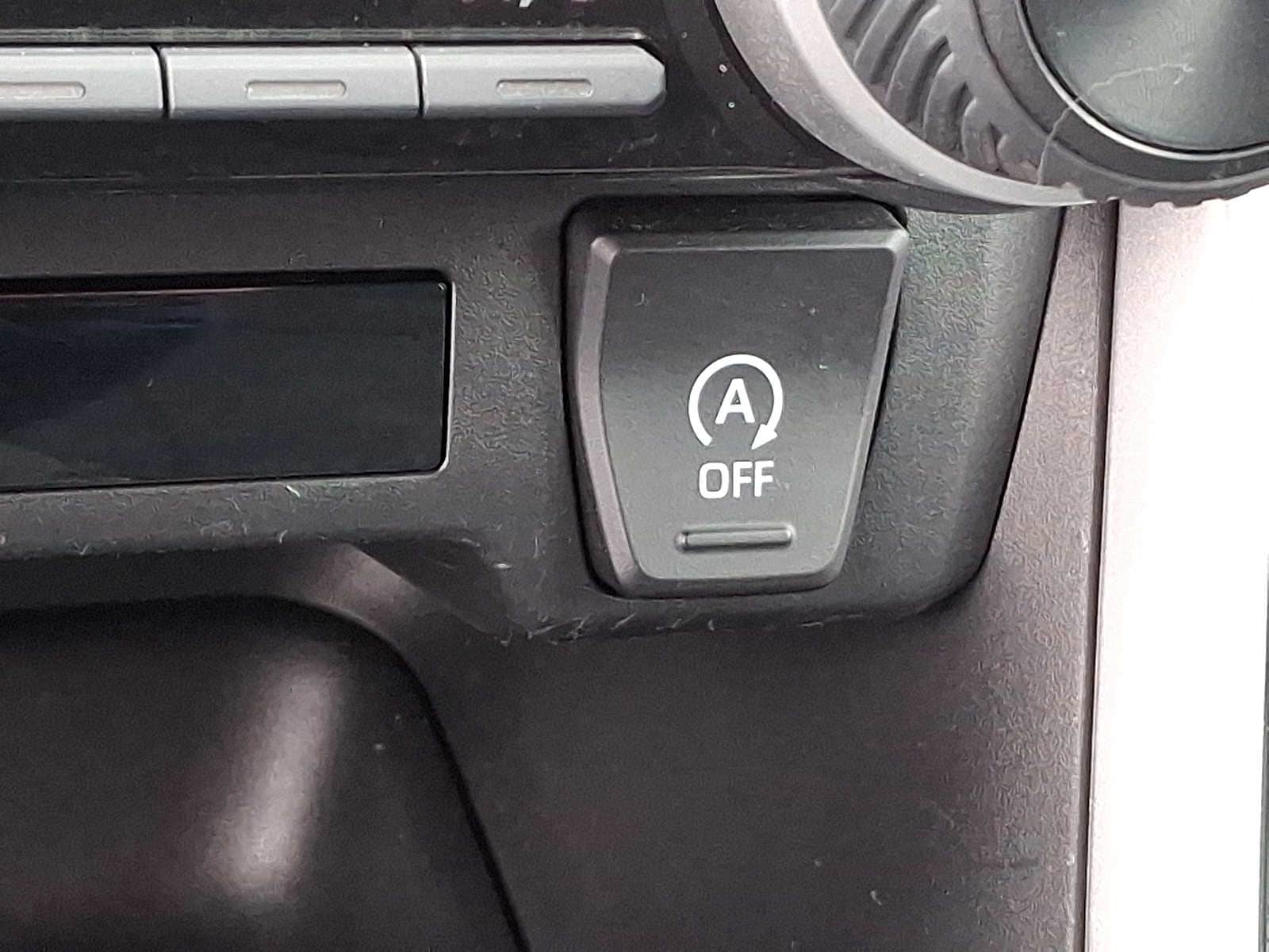 Thumbnail: 2021 Toyota RAV4 - 28