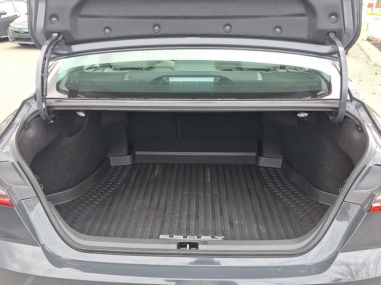 Thumbnail: 2025 Toyota Camry - 31