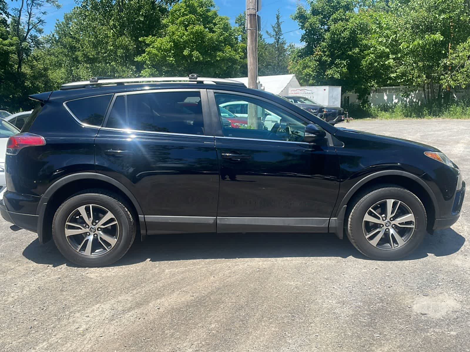 Thumbnail: 2018 Toyota RAV4 - 11