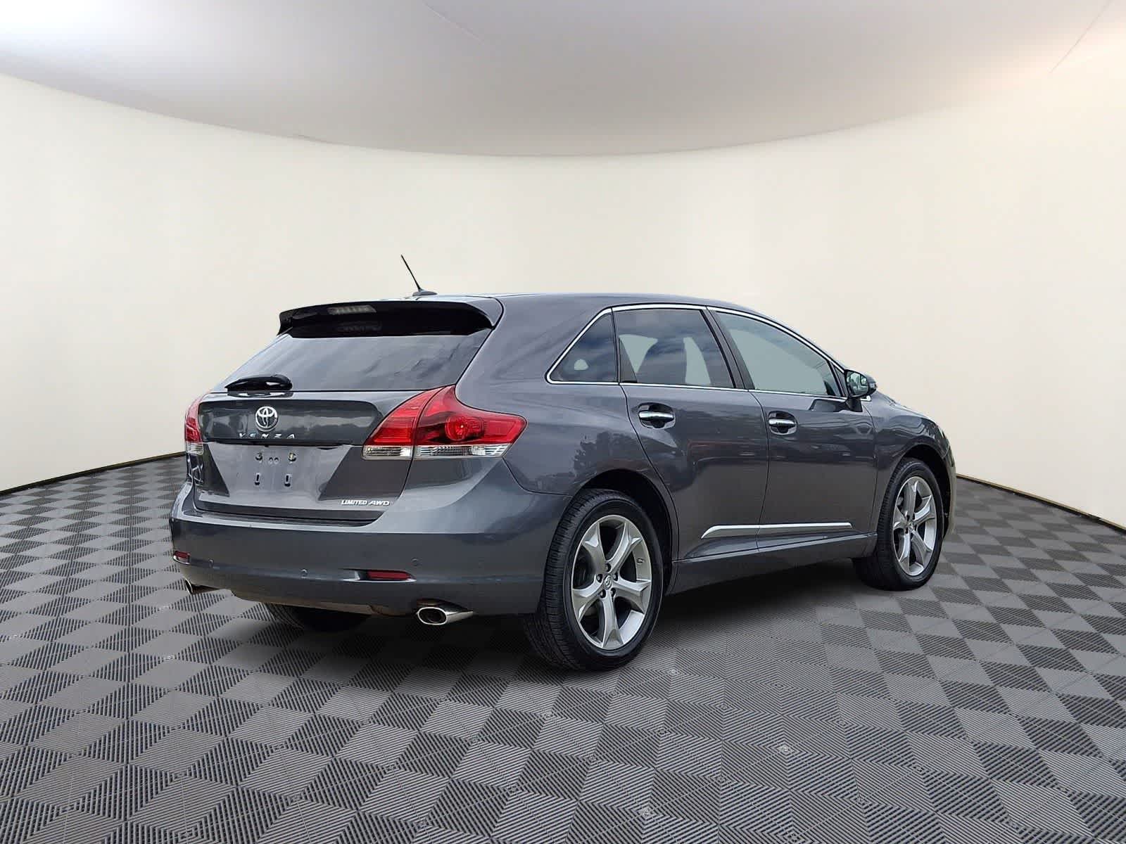 Thumbnail: 2015 Toyota Venza - 6