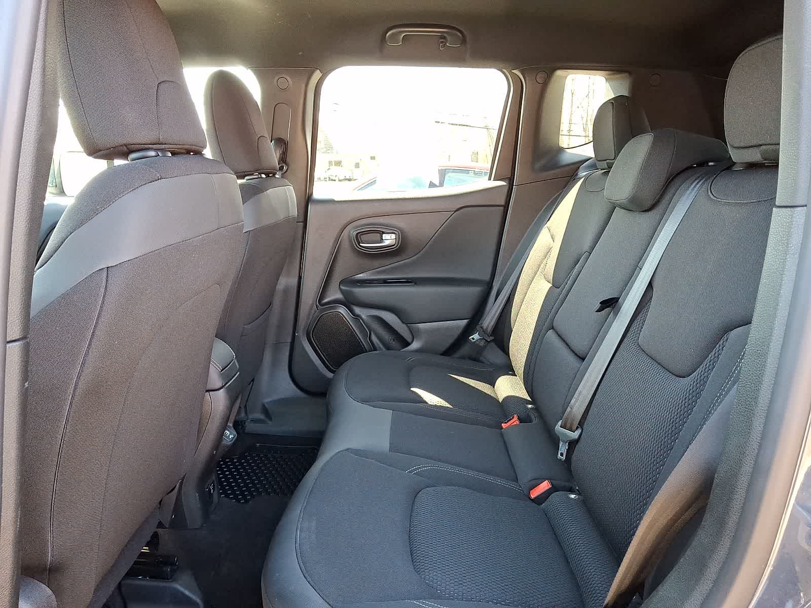 Thumbnail: 2022 Jeep Renegade - 11